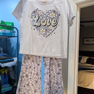 Charming Kids Flared Leggings Set with Floral Heart Design